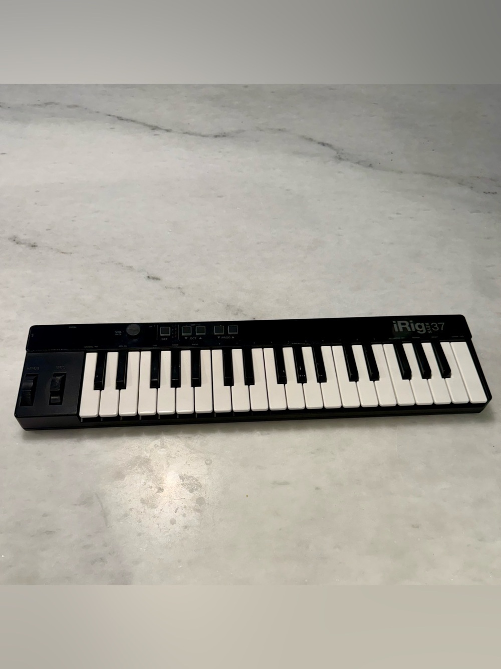 IK Multimedia iRig Keys 37 USB MIDI Keyboard w/ Cable iPhone iPad Mac PC